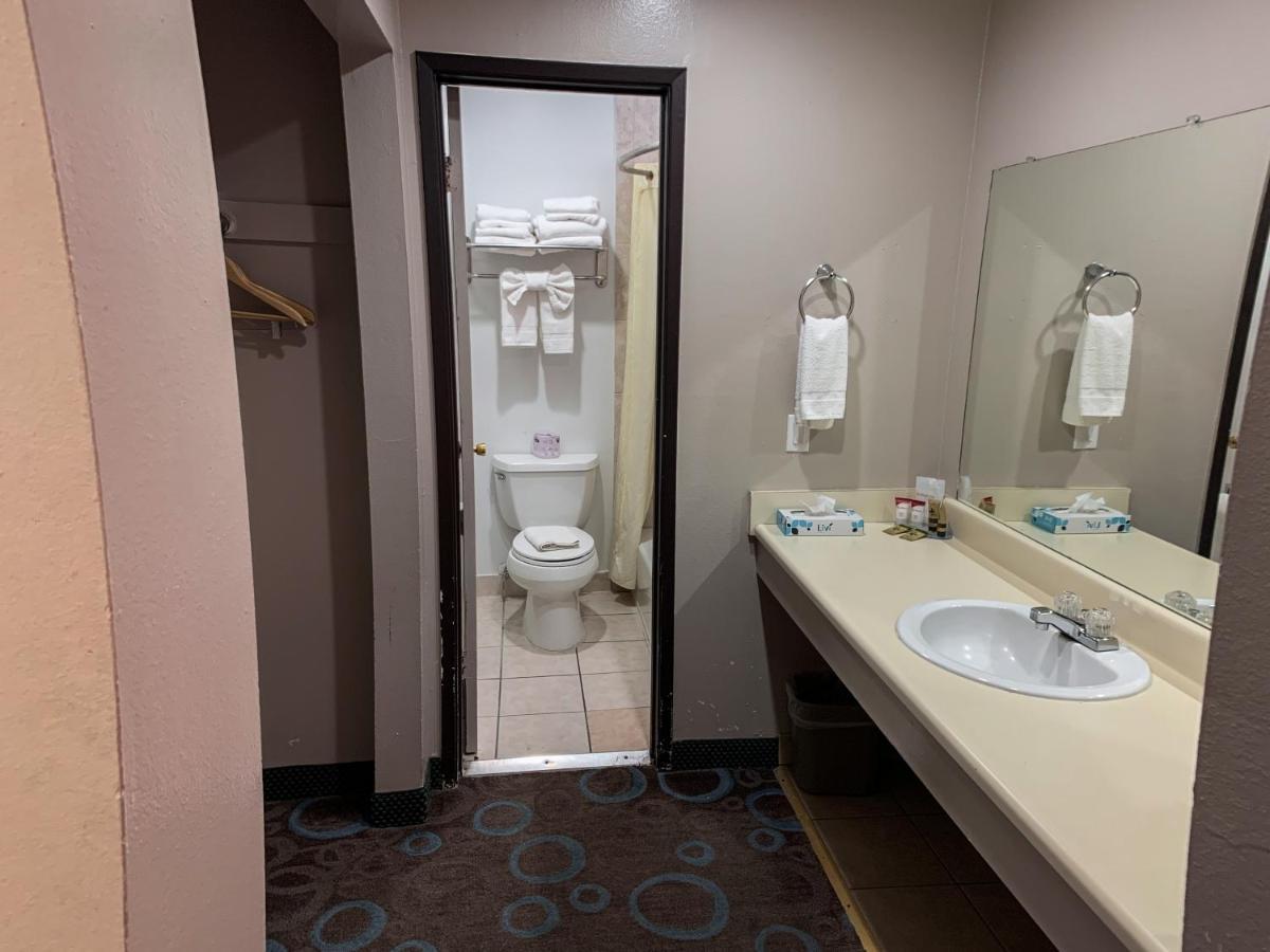 ממות' לייקס Ventura Grand Inn מראה חיצוני תמונה