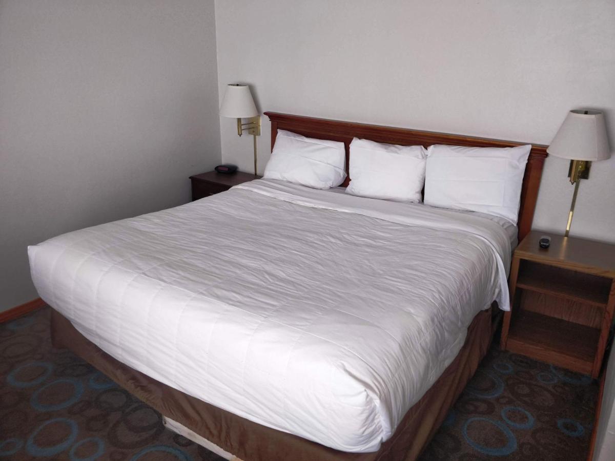ממות' לייקס Ventura Grand Inn מראה חיצוני תמונה