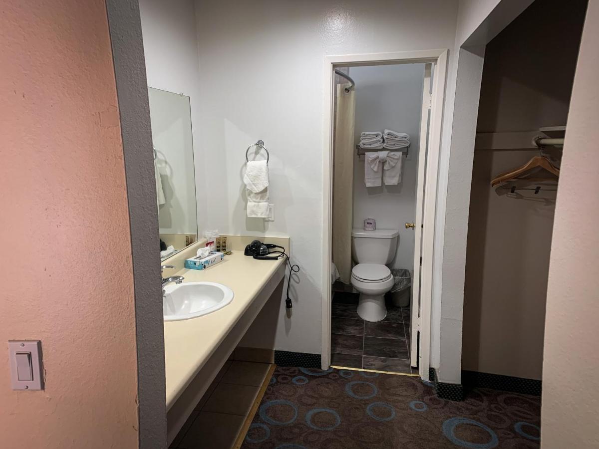 ממות' לייקס Ventura Grand Inn מראה חיצוני תמונה
